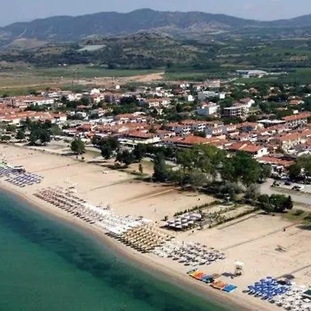 Alexander Aqua Oasis - Poolside Garden Getaway * Evkarpia