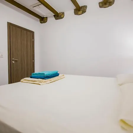 فيلة Alexander Aqua Oasis - Poolside Garden Getaway Evkarpia