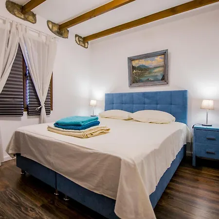 Alexander Aqua Oasis - Poolside Garden Getaway فيلة *