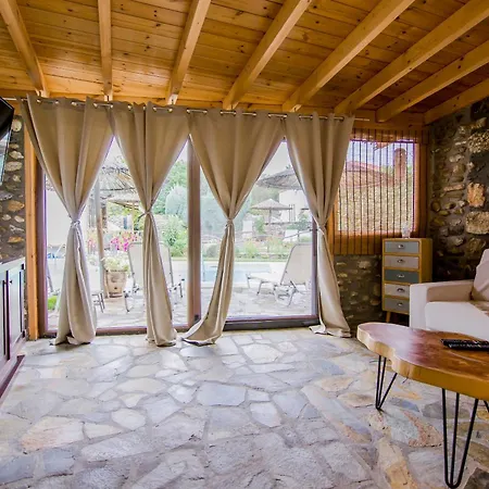 Alexander Aqua Oasis - Poolside Garden Getaway فيلة