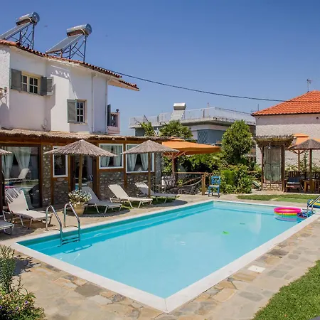 Alexander Aqua Oasis - Poolside Garden Getaway فيلة *