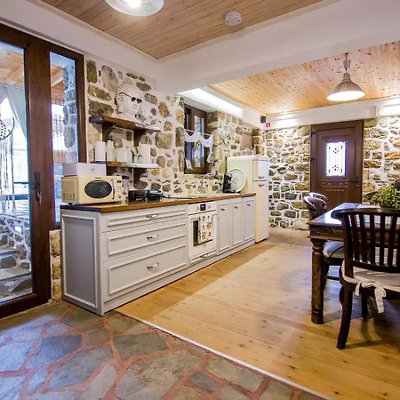 Alexander Aqua Oasis - Poolside Garden Getaway Evkarpia