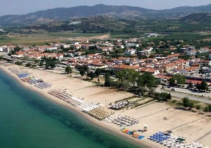 Alexander Aqua Oasis - Poolside Garden Getaway * Evkarpia