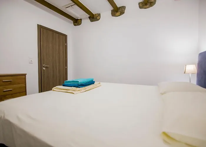 Willa Alexander Aqua Oasis - Poolside Garden Getaway Evkarpia