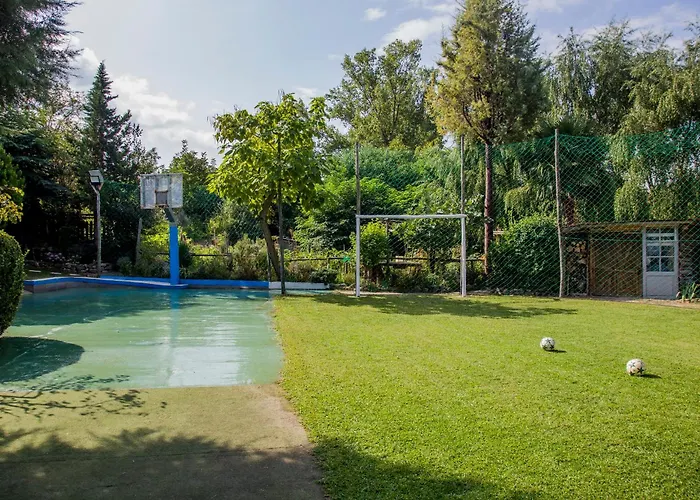 Willa Alexander Aqua Oasis - Poolside Garden Getaway *